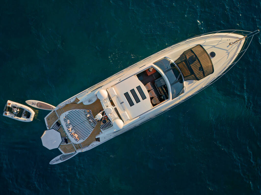 Sunseeker Predator 72 Ghost